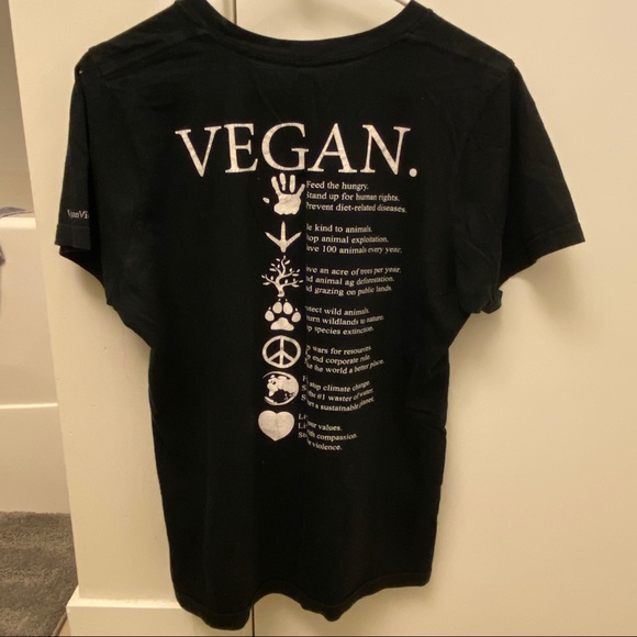 Vegan t-shirt in black! - Picture 3 of 5